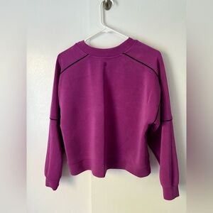 All In Motion Women’s Airy Sleek Crewneck Sweatshirt